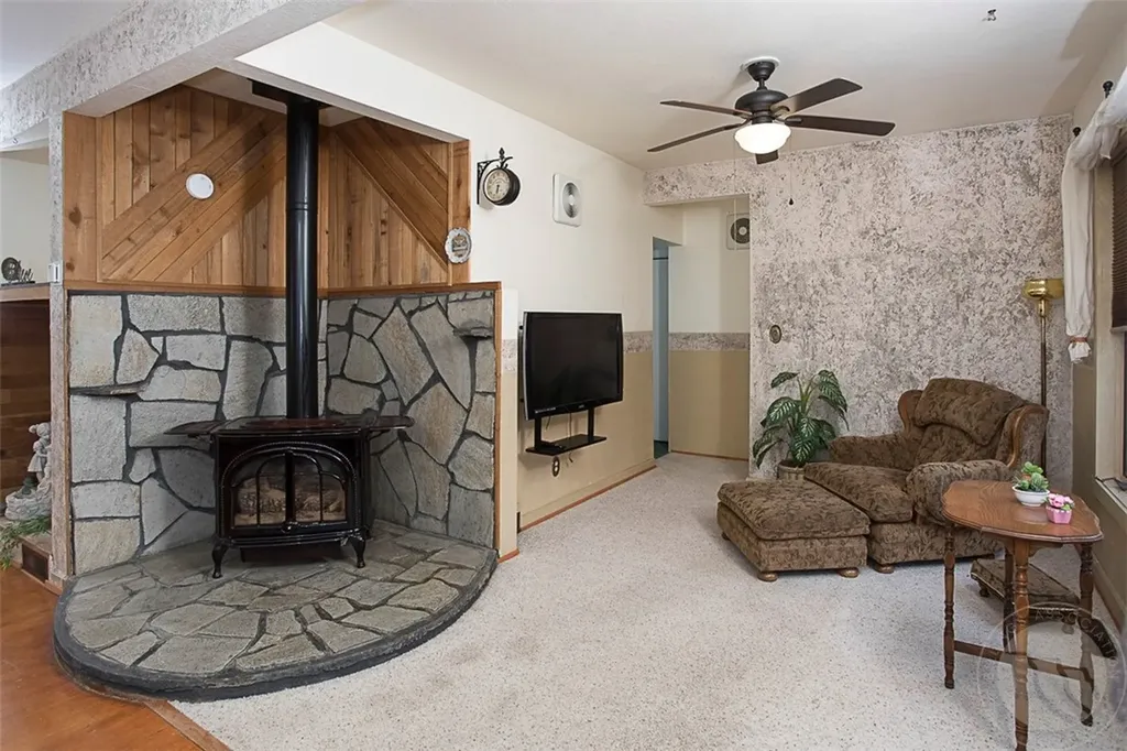 615 N Custer Avenue Hardin MT 59034