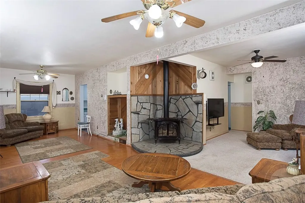 615 N Custer Avenue Hardin MT 59034