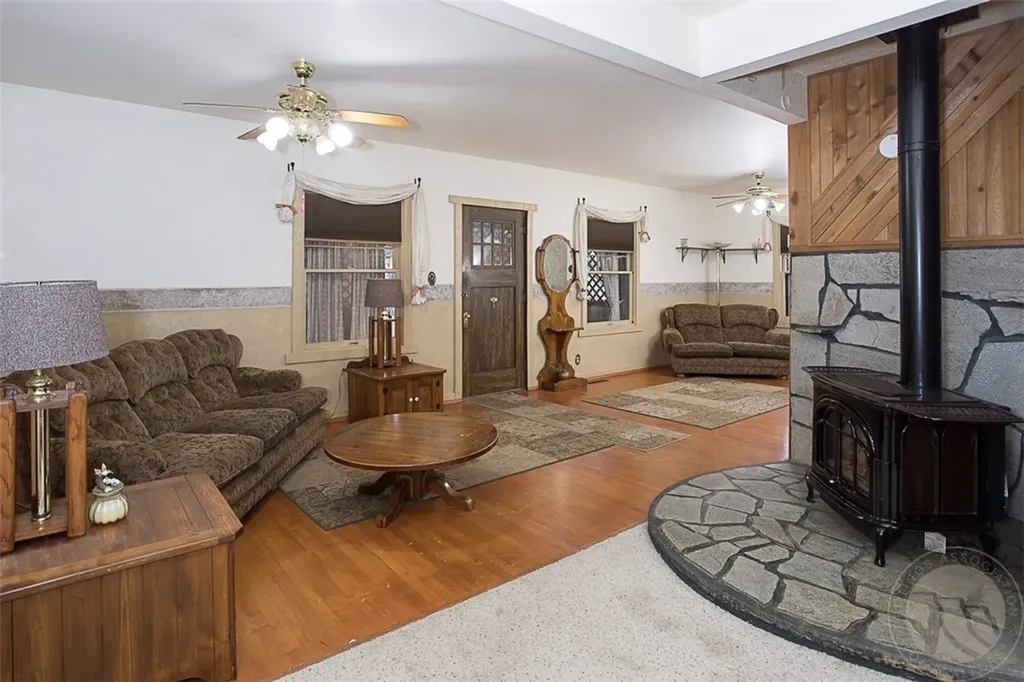 615 N Custer Avenue Hardin MT 59034