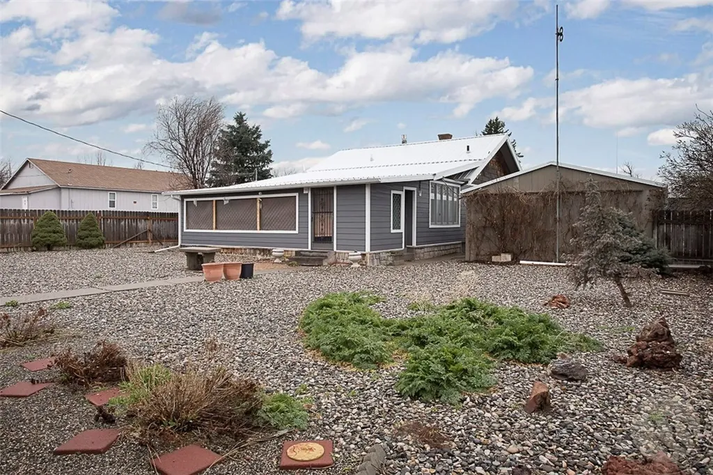 615 N Custer Avenue Hardin MT 59034