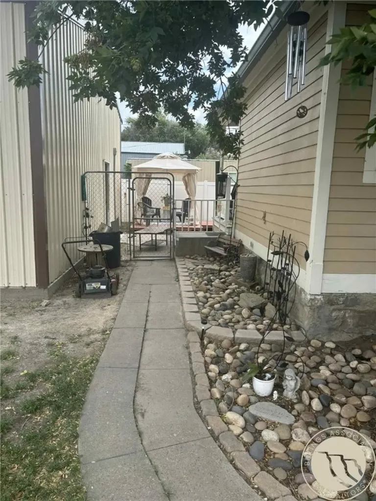 209 S 7th Avenue Forsyth MT 59327