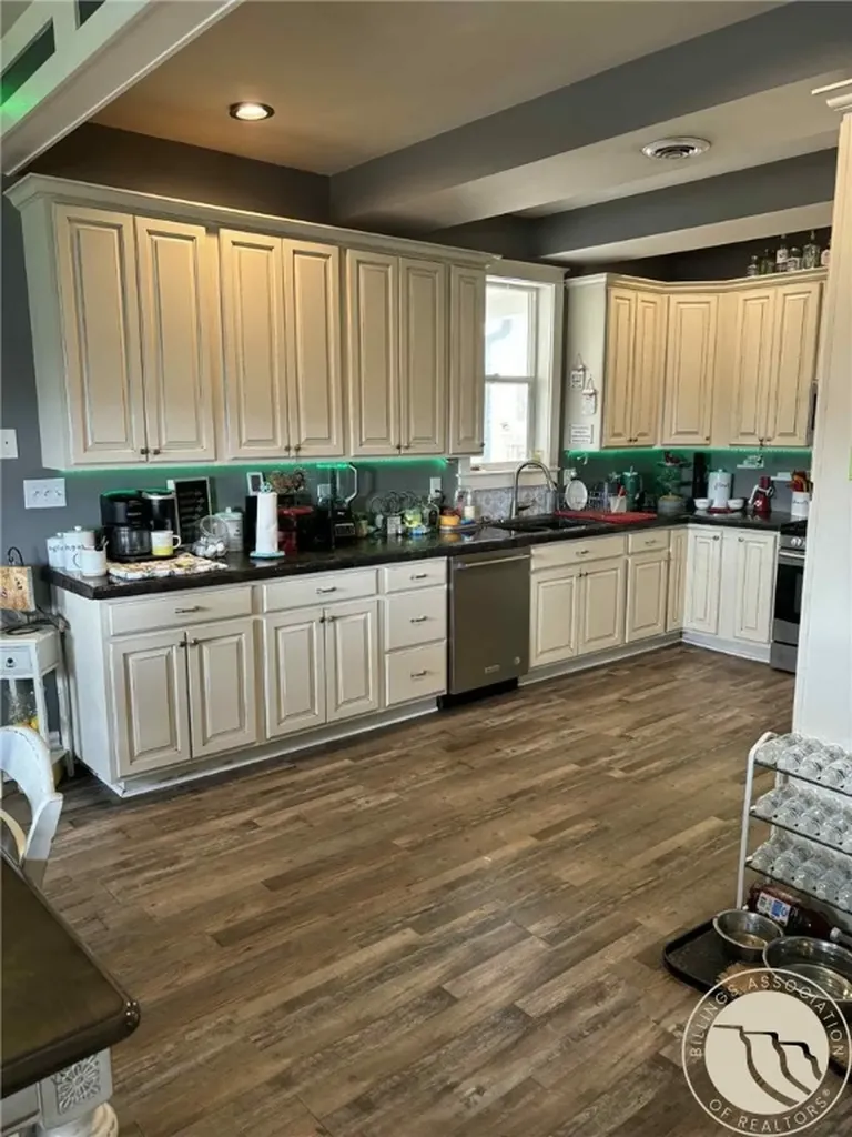 209 S 7th Avenue Forsyth MT 59327