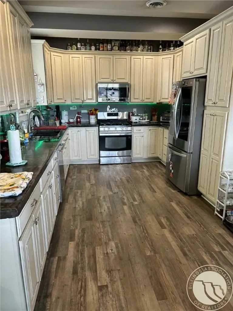 209 S 7th Avenue Forsyth MT 59327