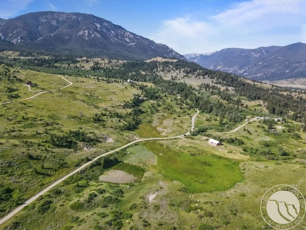 28 Travois Trail Fishtail MT 59028
