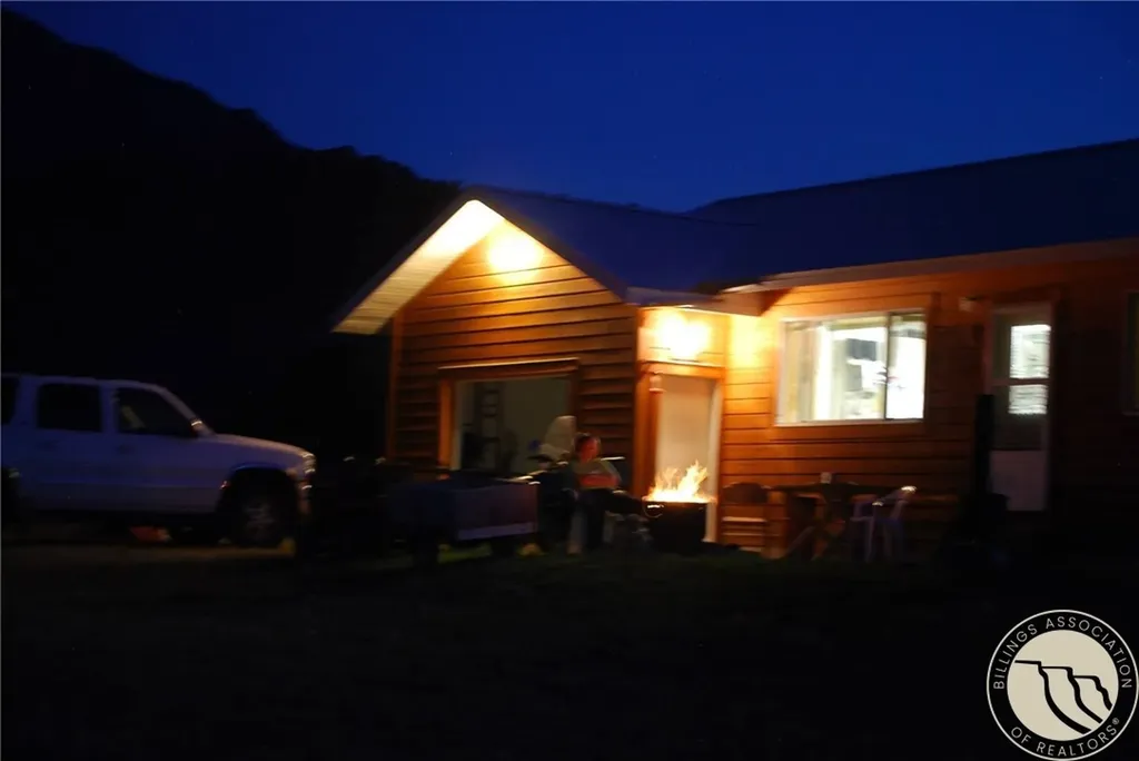 28 Travois Trail Fishtail MT 59028