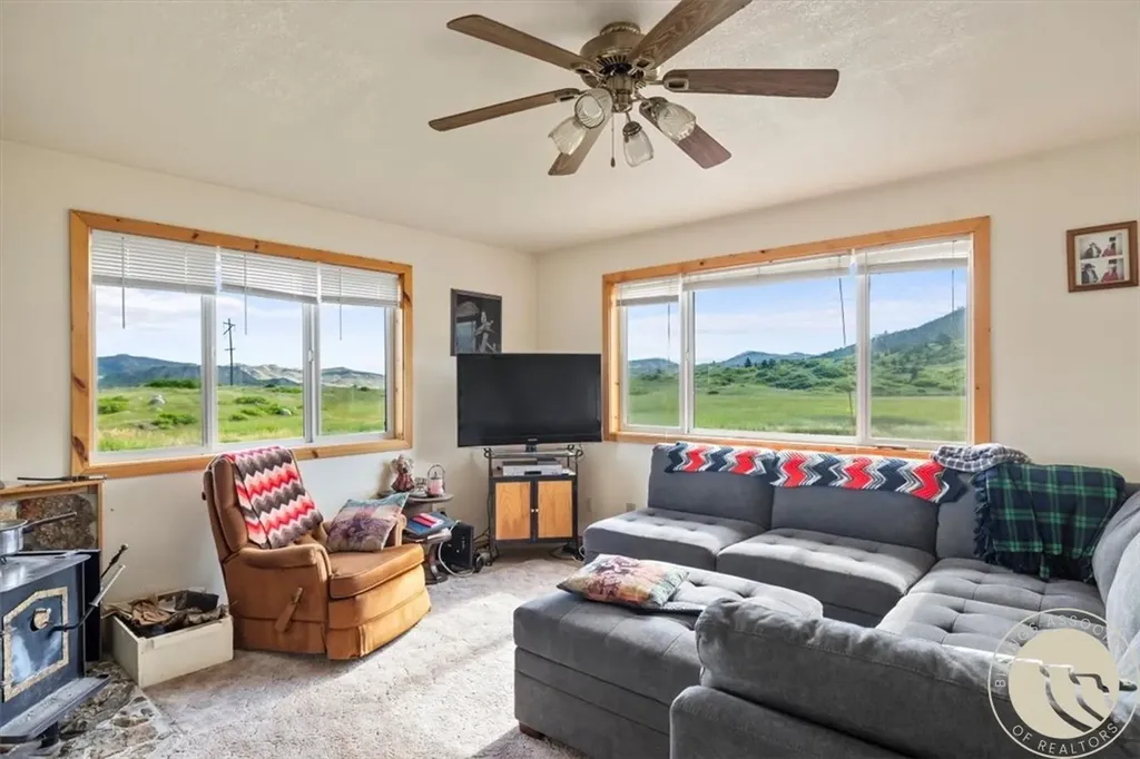28 Travois Trail Fishtail MT 59028