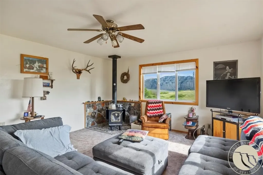 28 Travois Trail Fishtail MT 59028