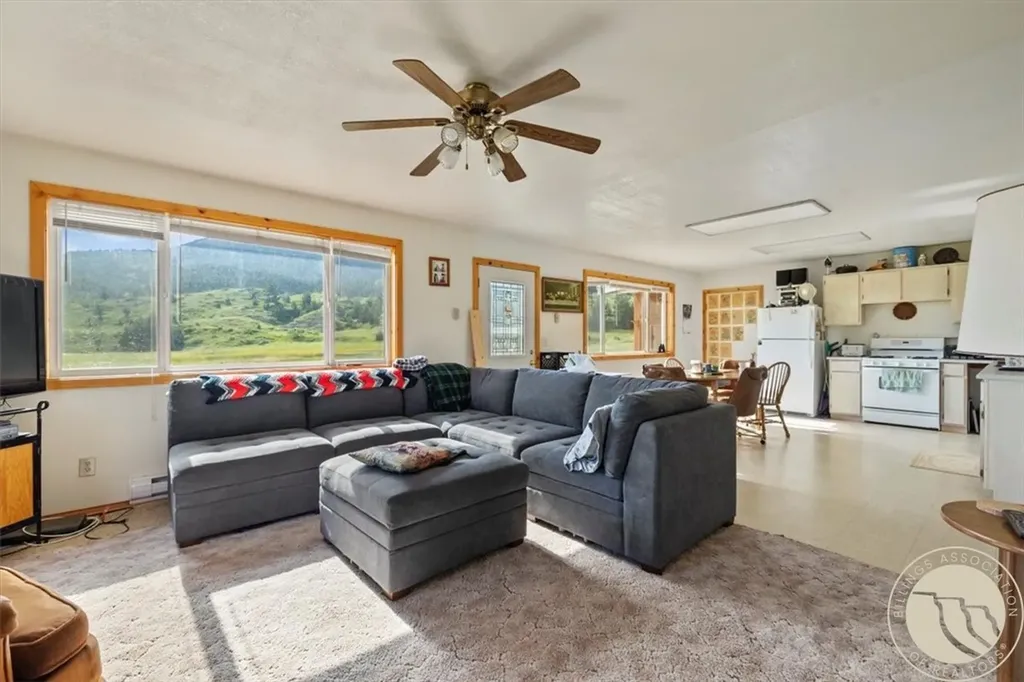 28 Travois Trail Fishtail MT 59028