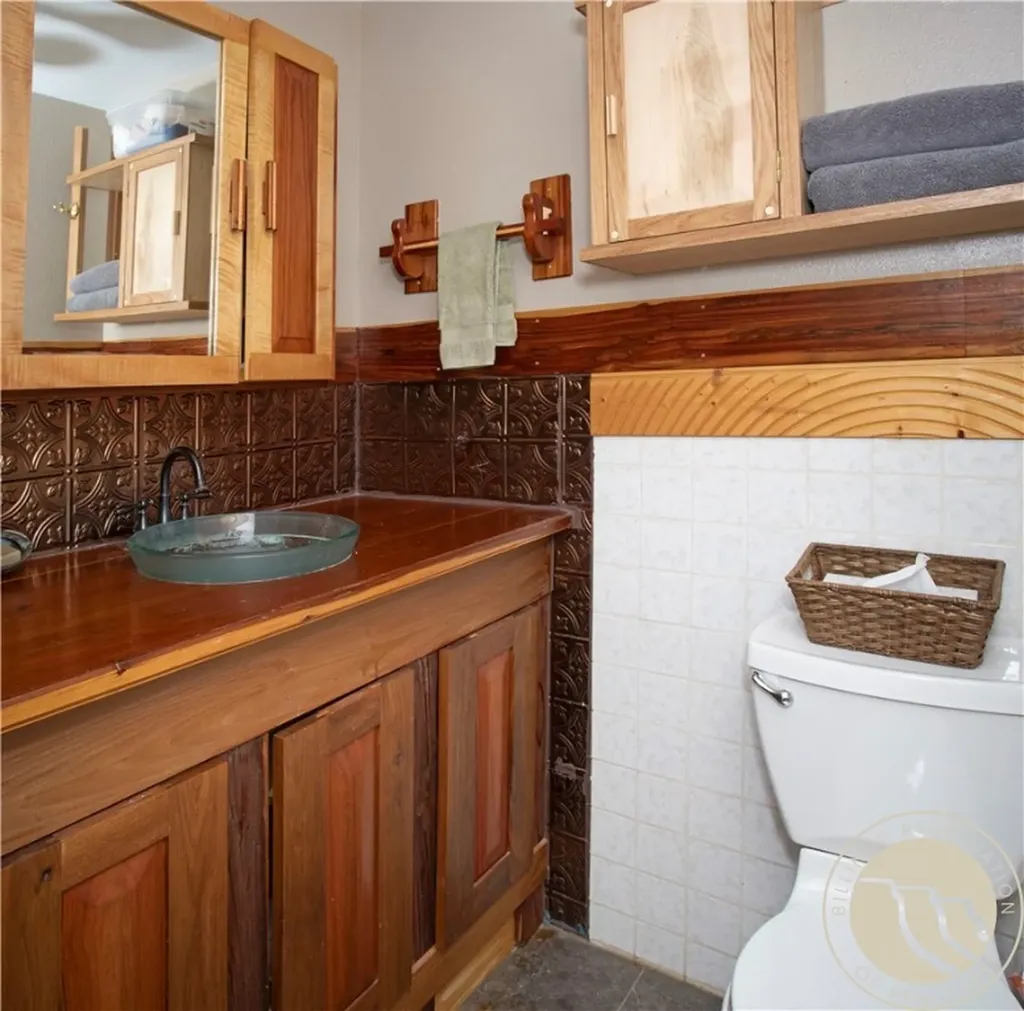 926 Vanzandt Road Hardin MT 59034