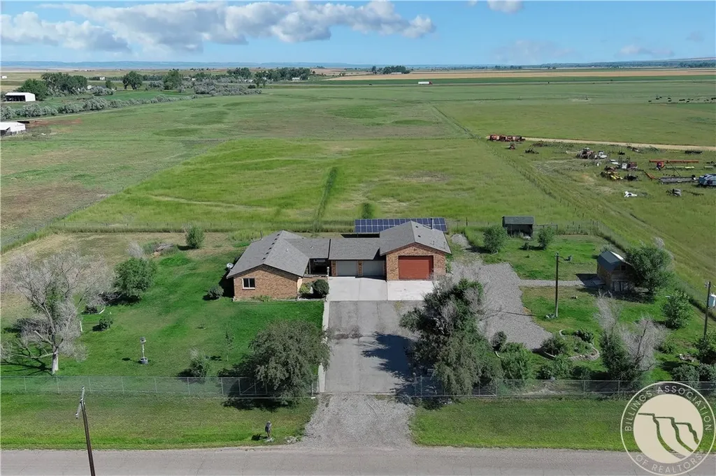 926 Vanzandt Road Hardin MT 59034