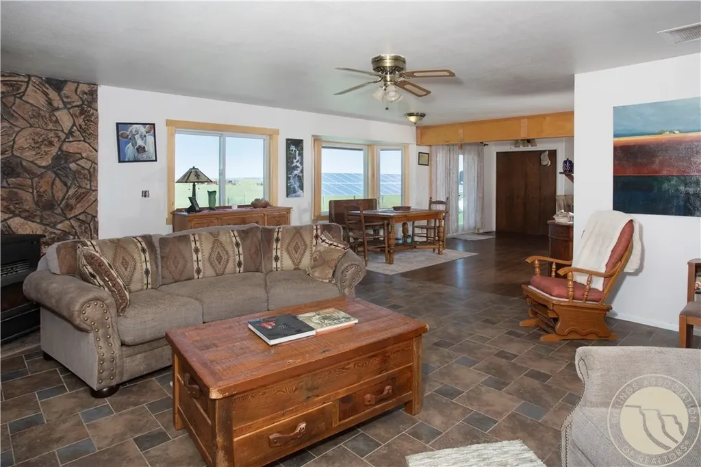 926 Vanzandt Road Hardin MT 59034
