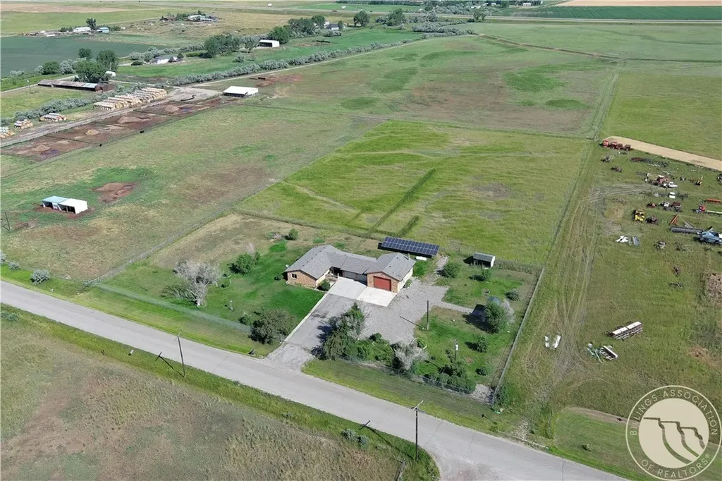 926 Vanzandt Road Hardin MT 59034