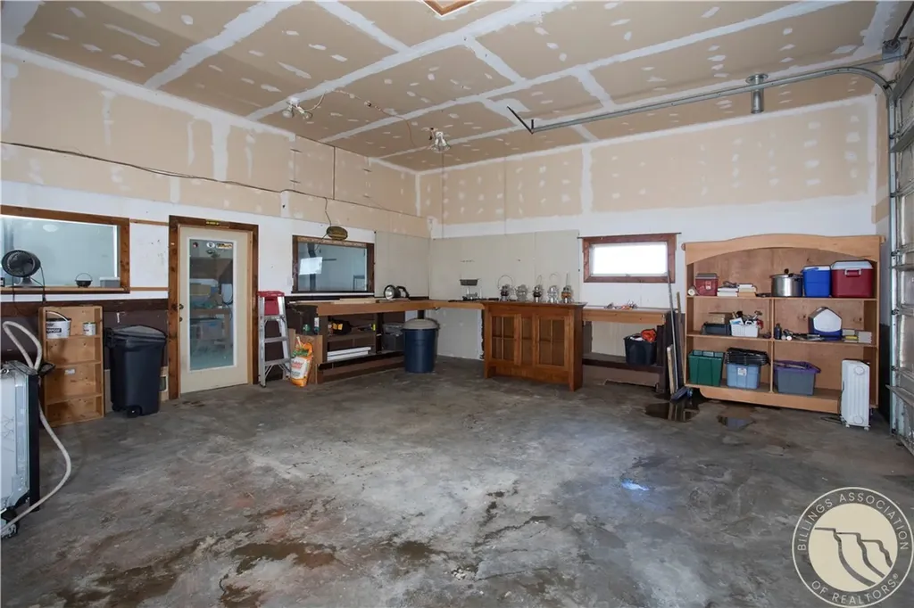 926 Vanzandt Road Hardin MT 59034