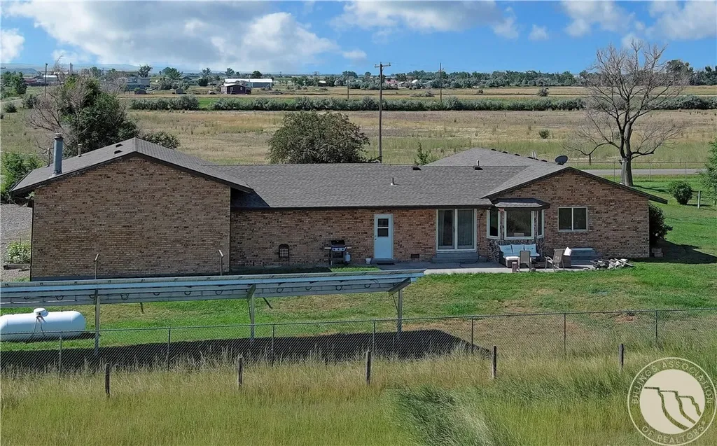 926 Vanzandt Road Hardin MT 59034