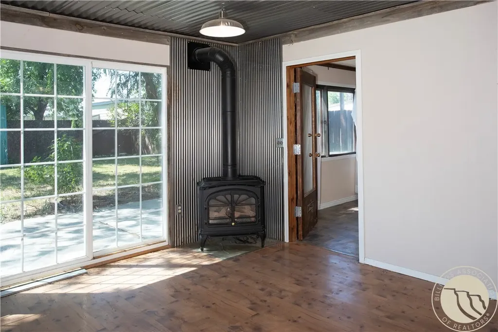 702 2nd W Hardin MT 59034