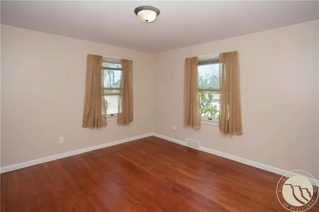 702 2nd W Hardin MT 59034