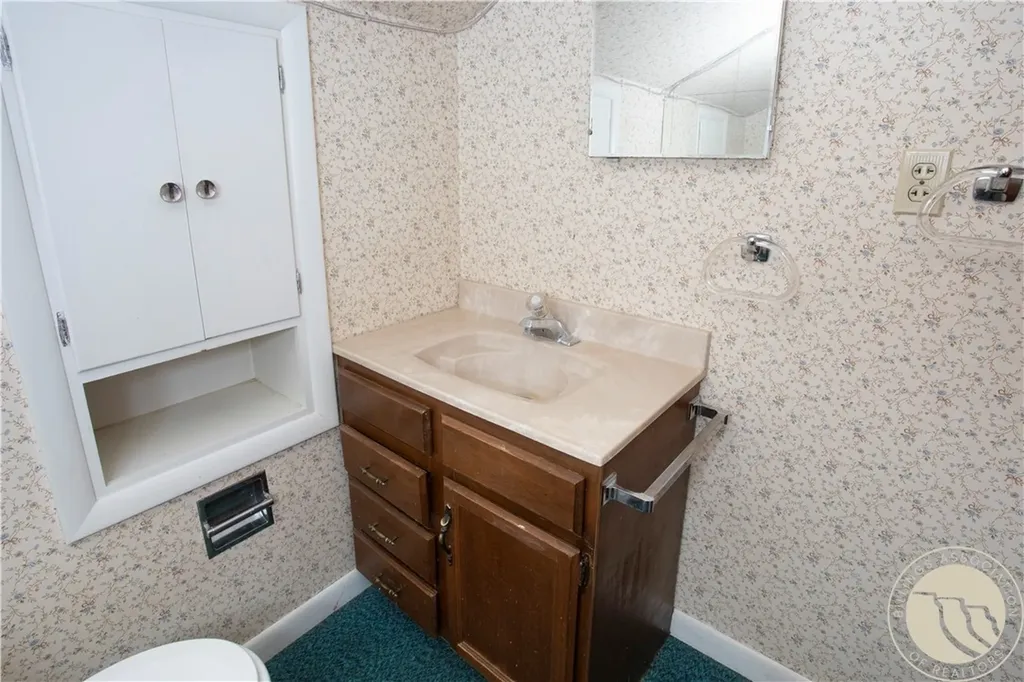 702 2nd W Hardin MT 59034