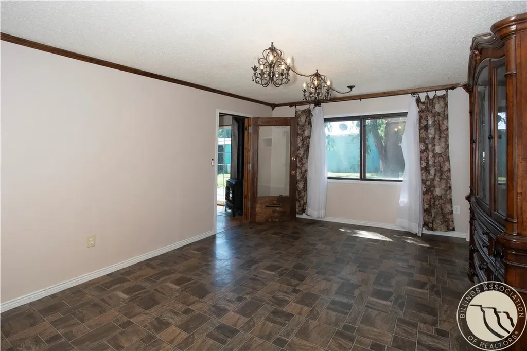 702 2nd W Hardin MT 59034