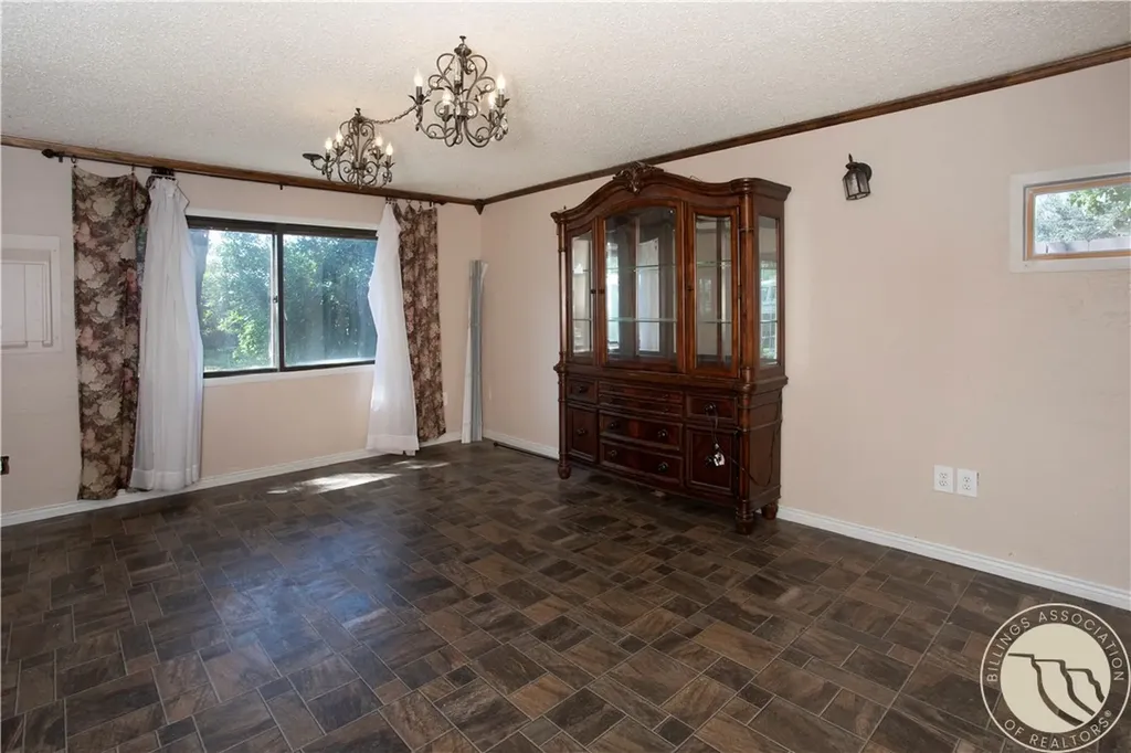 702 2nd W Hardin MT 59034