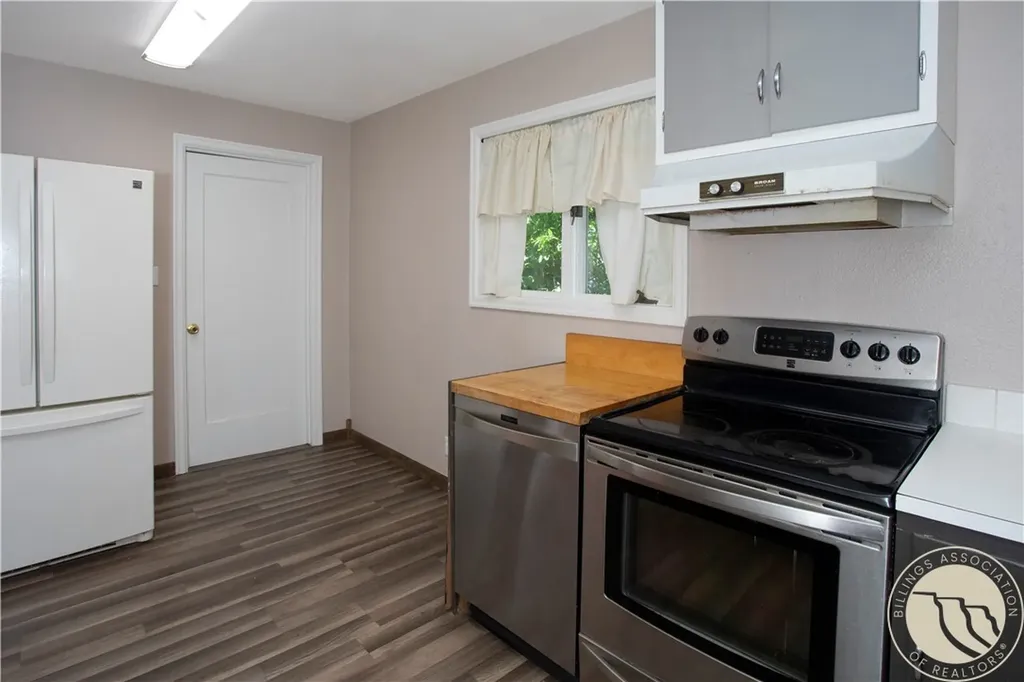 702 2nd W Hardin MT 59034
