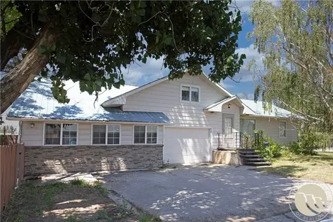 702 2ND W Hardin MT 59034
