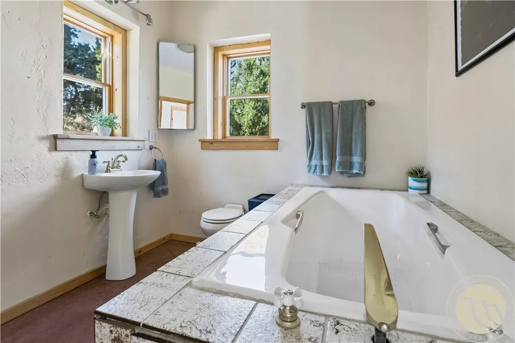 91 Upper Hawk Valley Road Columbus MT 59019