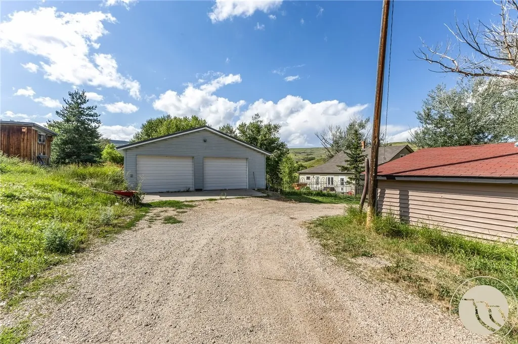 6 Washoe Circle Bearcreek MT 59007