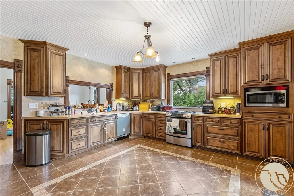 6 Washoe Circle Bearcreek MT 59007