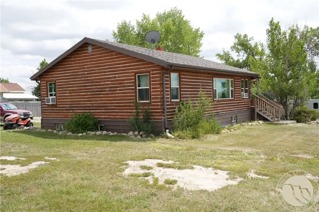 603 Wheatland Avenue S Harlowton MT 59036