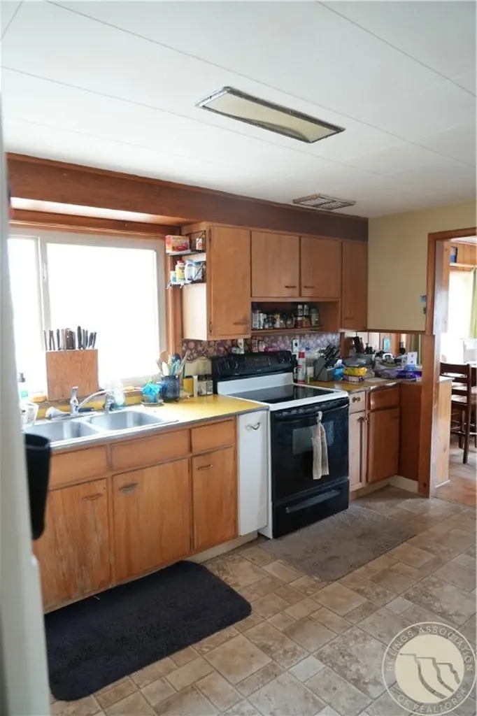 603 Wheatland Avenue S Harlowton MT 59036