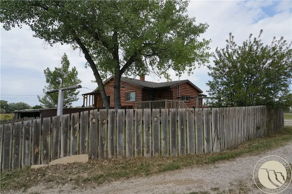 603 Wheatland Avenue S Harlowton MT 59036