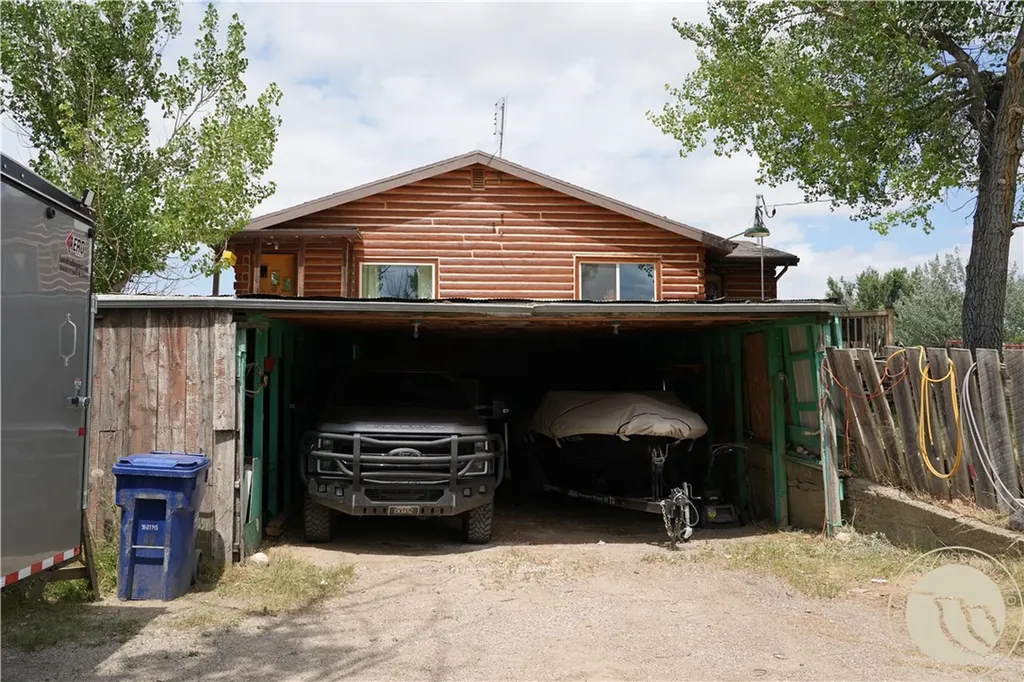 603 Wheatland Avenue S Harlowton MT 59036