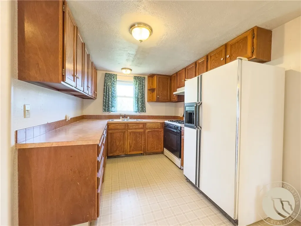 833 S 2nd Street S Hardin MT 59034