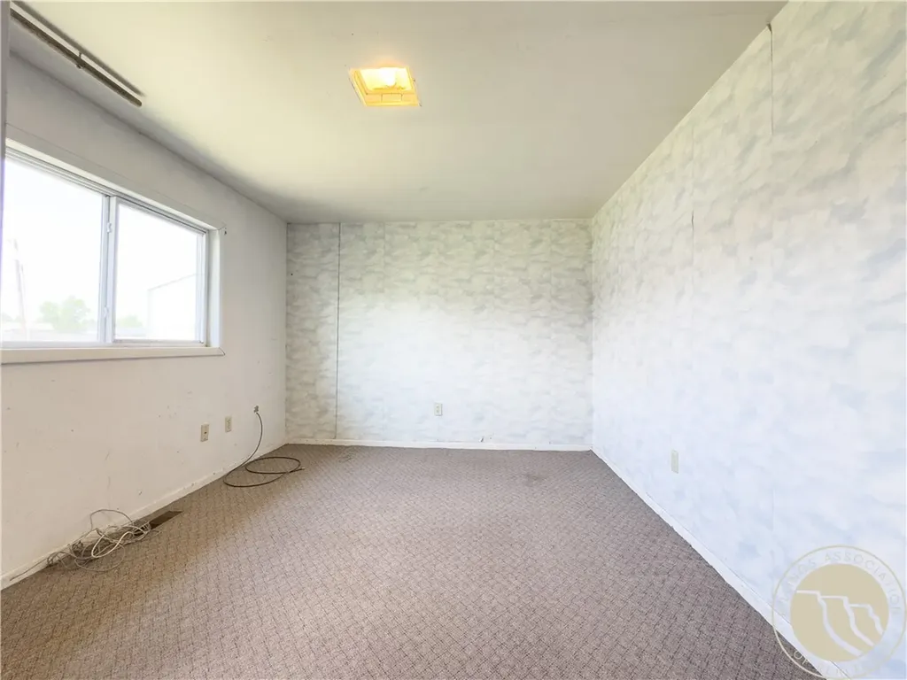 833 S 2nd Street S Hardin MT 59034