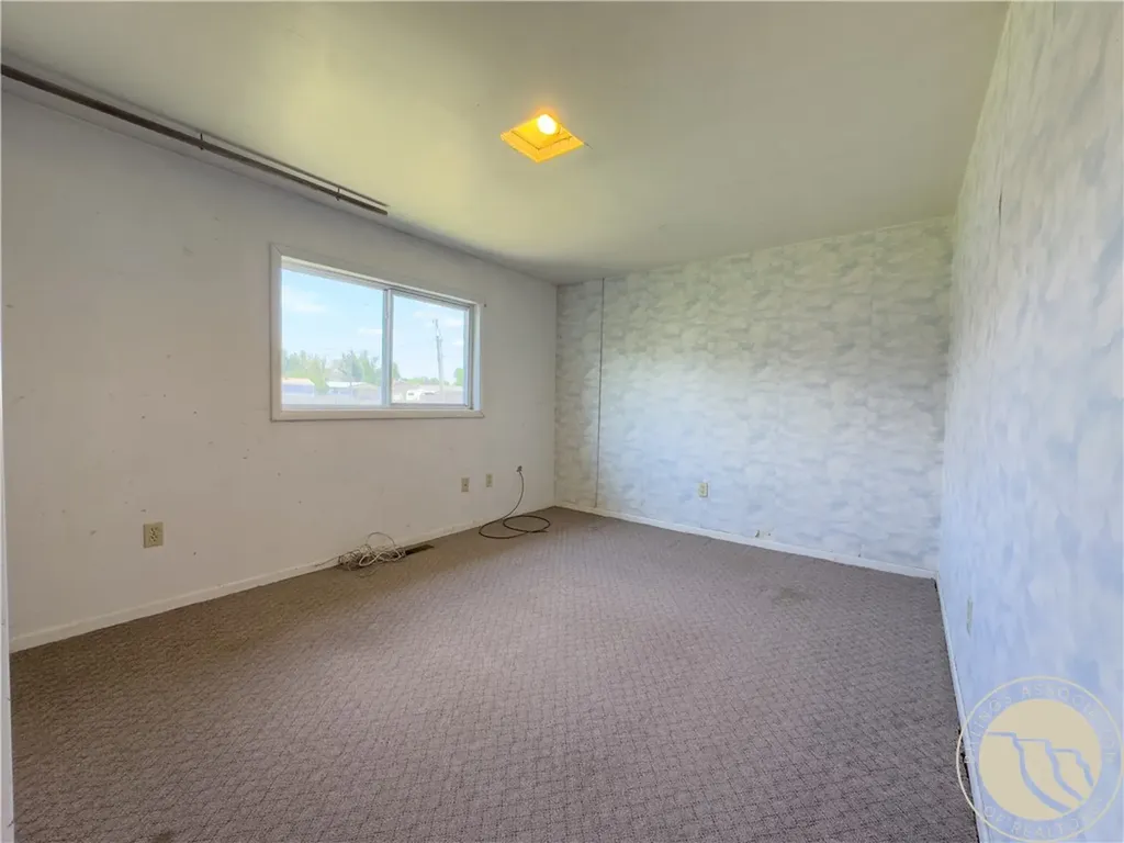 833 S 2nd Street S Hardin MT 59034