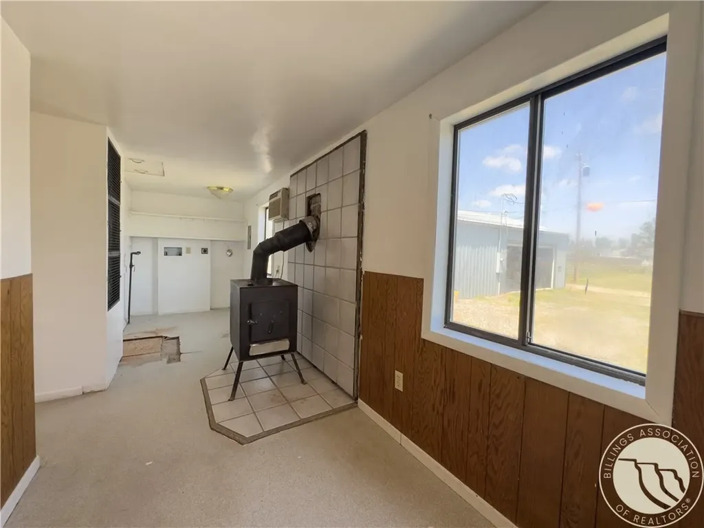 833 S 2nd Street S Hardin MT 59034