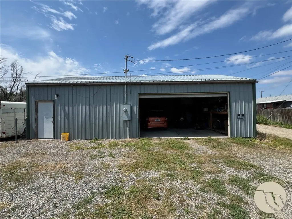 833 S 2nd Street S Hardin MT 59034
