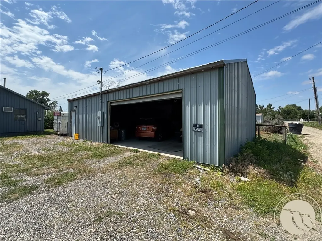 833 S 2nd Street S Hardin MT 59034