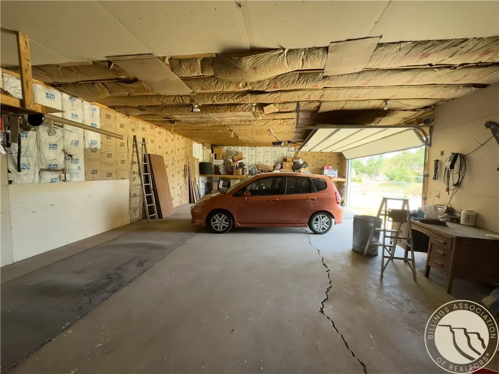 833 S 2nd Street S Hardin MT 59034