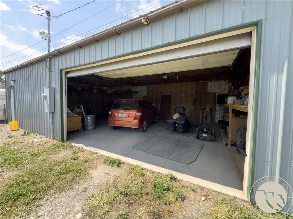 833 S 2nd Street S Hardin MT 59034