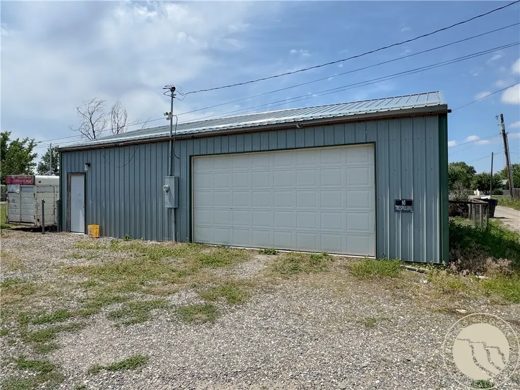 833 S 2nd Street S Hardin MT 59034