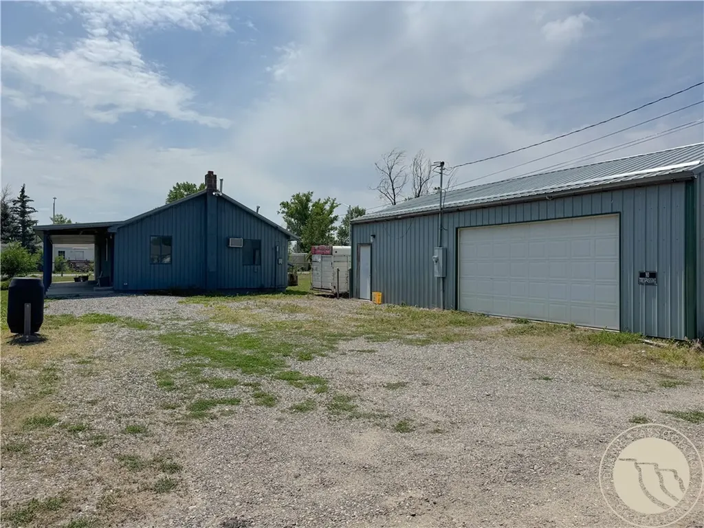 833 S 2nd Street S Hardin MT 59034