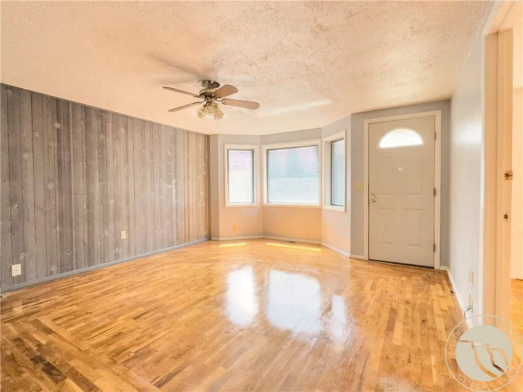 833 S 2nd Street S Hardin MT 59034