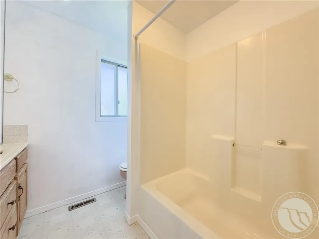 833 S 2nd Street S Hardin MT 59034