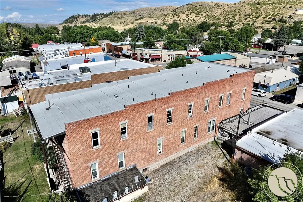 10 S. Woodard Avenue Absarokee MT 59001
