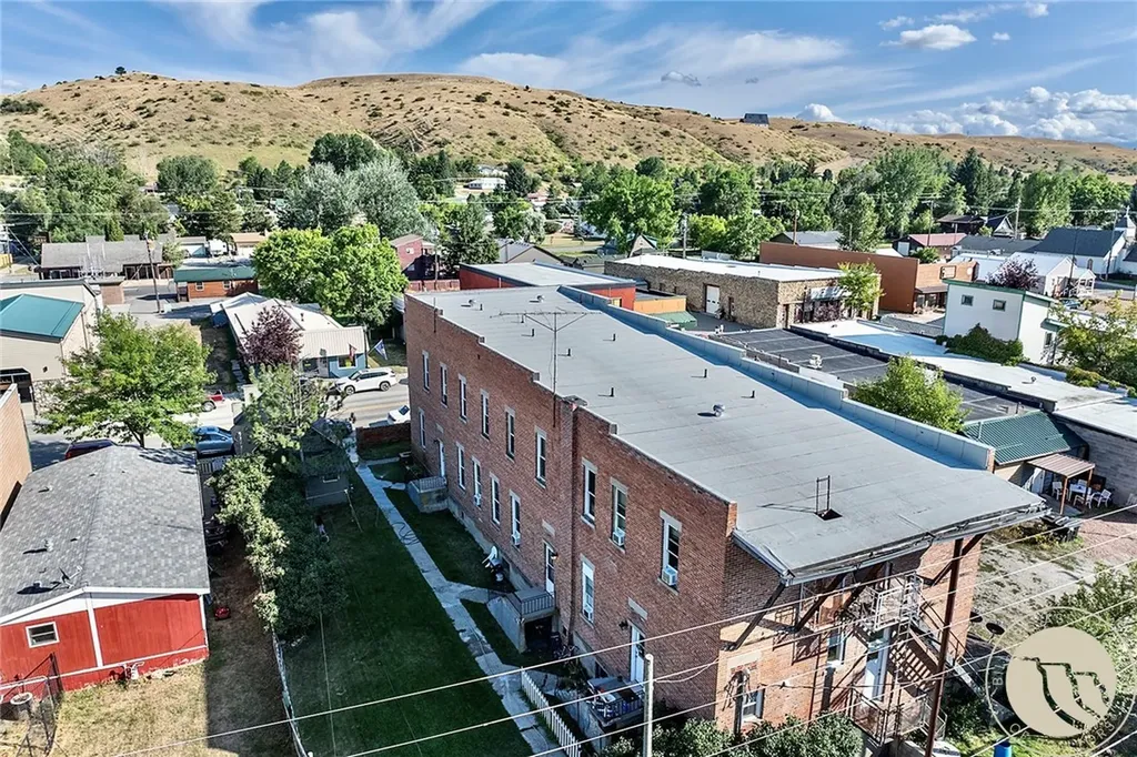 10 S. Woodard Avenue Absarokee MT 59001