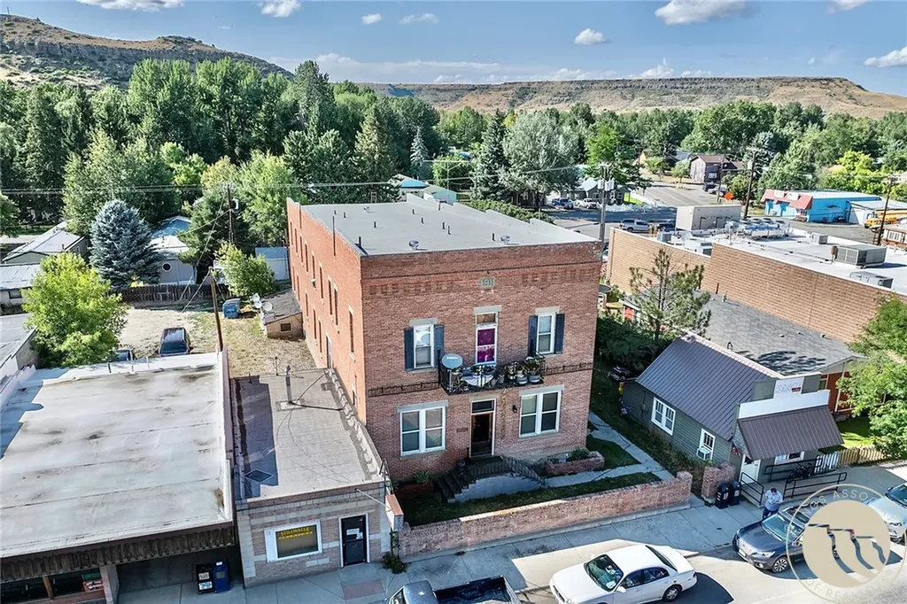 10 S. Woodard Avenue Absarokee MT 59001