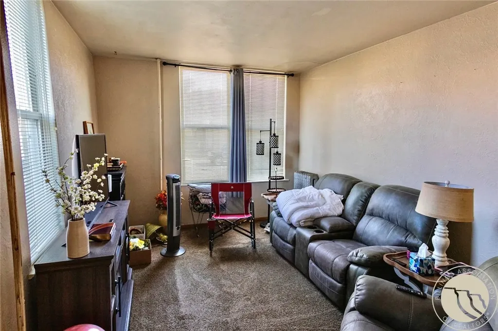 10 S. Woodard Avenue Absarokee MT 59001