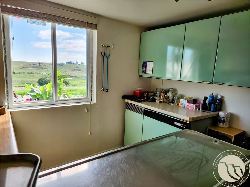 77 Mount Highway 13 Circle MT 59215