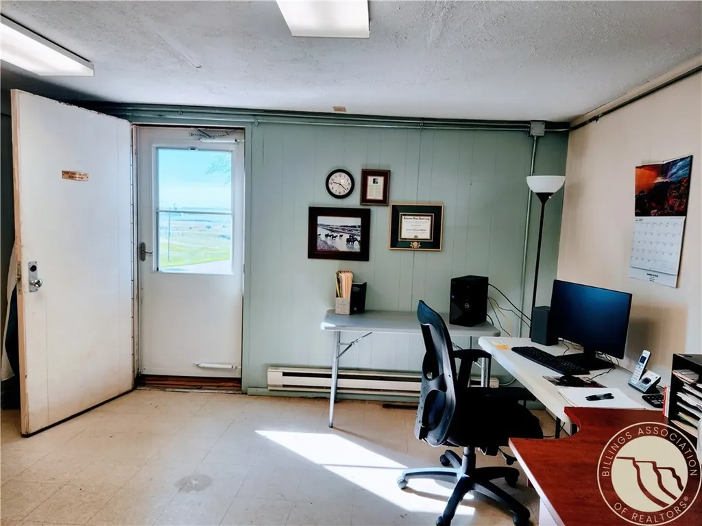 77 Mount Highway 13 Circle MT 59215
